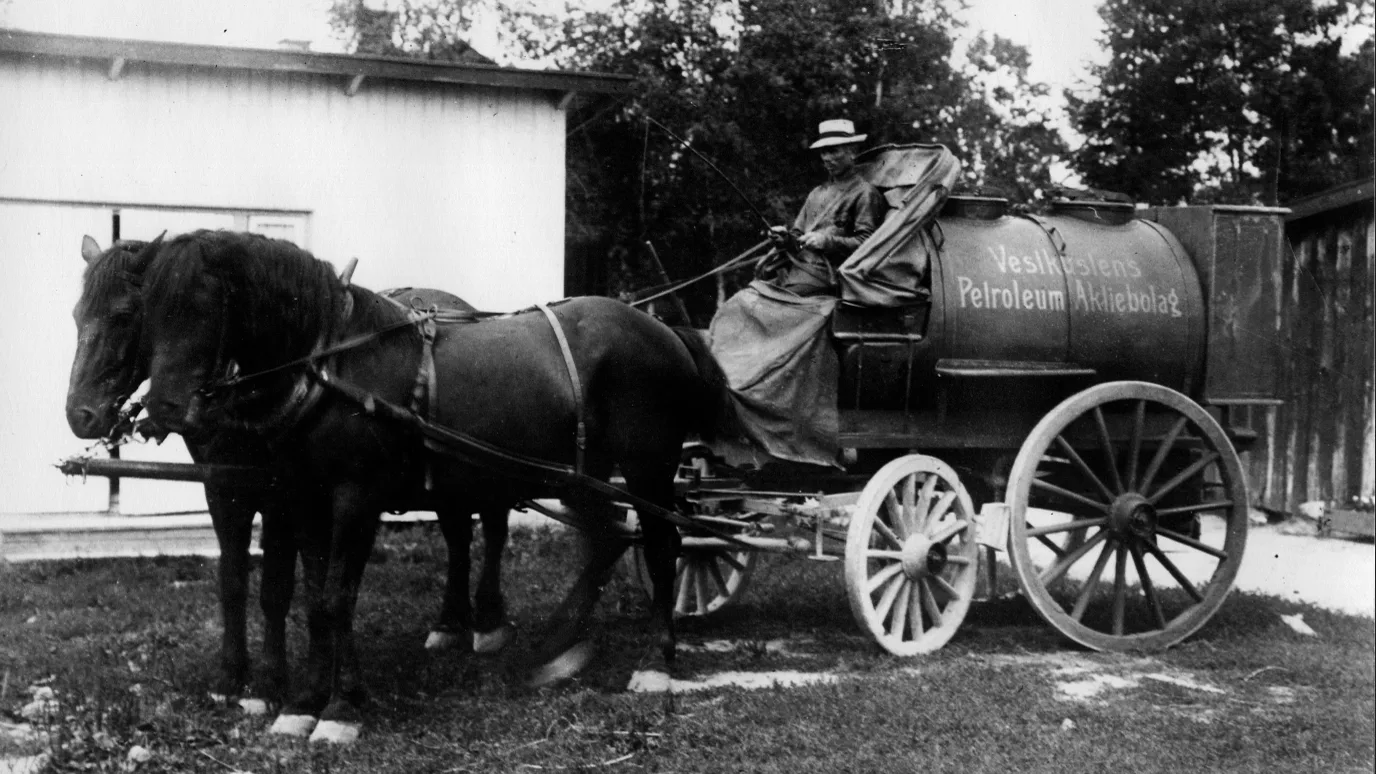 Historik 1911: Första hästtankvagnen